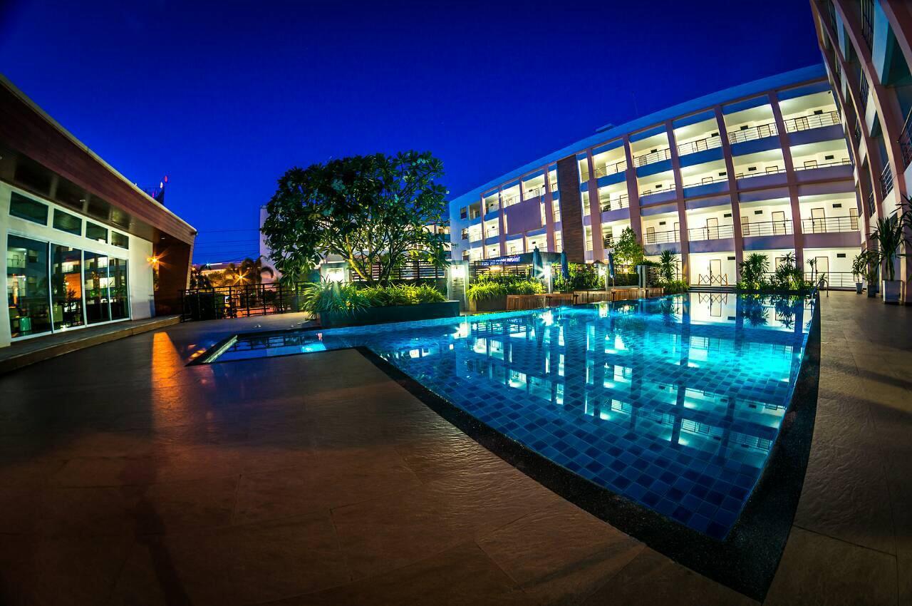 Paragon Suites Resort جومتين بيتش المظهر الخارجي الصورة