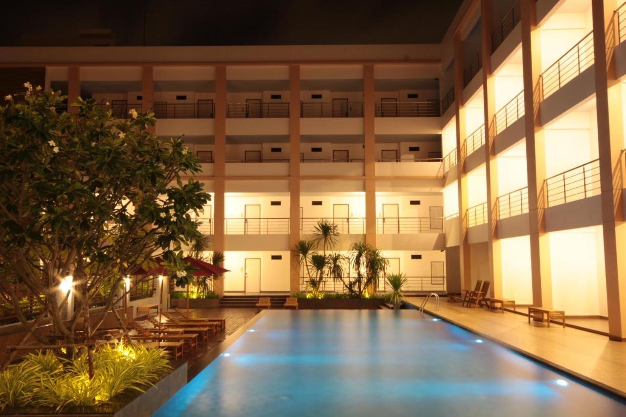 Paragon Suites Resort جومتين بيتش المظهر الخارجي الصورة